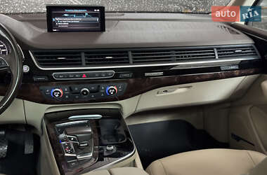 Внедорожник / Кроссовер Audi Q7 2018 в 