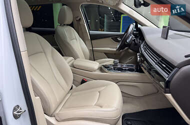 Внедорожник / Кроссовер Audi Q7 2018 в 