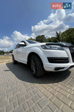 Внедорожник / Кроссовер Audi Q7 2011 в 
