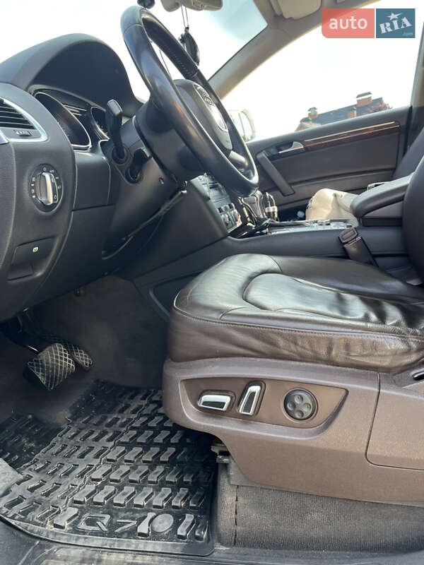 Внедорожник / Кроссовер Audi Q7 2011 в Александрие