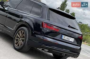 Внедорожник / Кроссовер Audi Q7 2016 в 