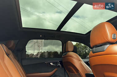 Внедорожник / Кроссовер Audi Q7 2016 в 