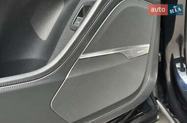 Внедорожник / Кроссовер Audi Q7 2016 в 