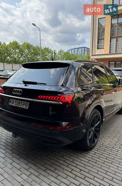 Внедорожник / Кроссовер Audi Q7 2020 в 