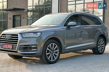 Внедорожник / Кроссовер Audi Q7 2017 в 