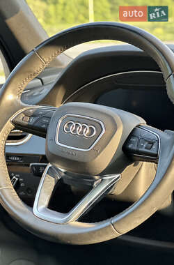 Внедорожник / Кроссовер Audi Q7 2017 в 