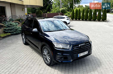 Внедорожник / Кроссовер Audi Q7 2016 в 