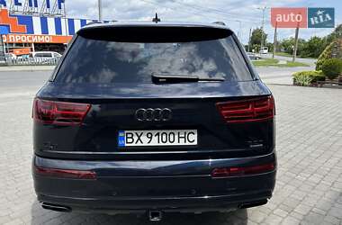Внедорожник / Кроссовер Audi Q7 2016 в 