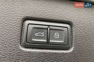 Внедорожник / Кроссовер Audi Q7 2015 в 