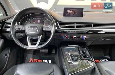 Внедорожник / Кроссовер Audi Q7 2015 в 