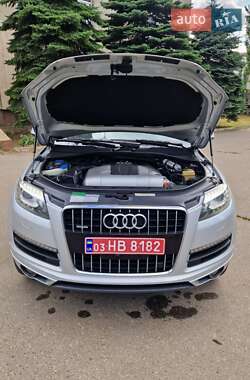 Позашляховик / Кросовер Audi Q7 2012 в 