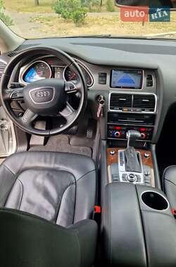 Позашляховик / Кросовер Audi Q7 2012 в 