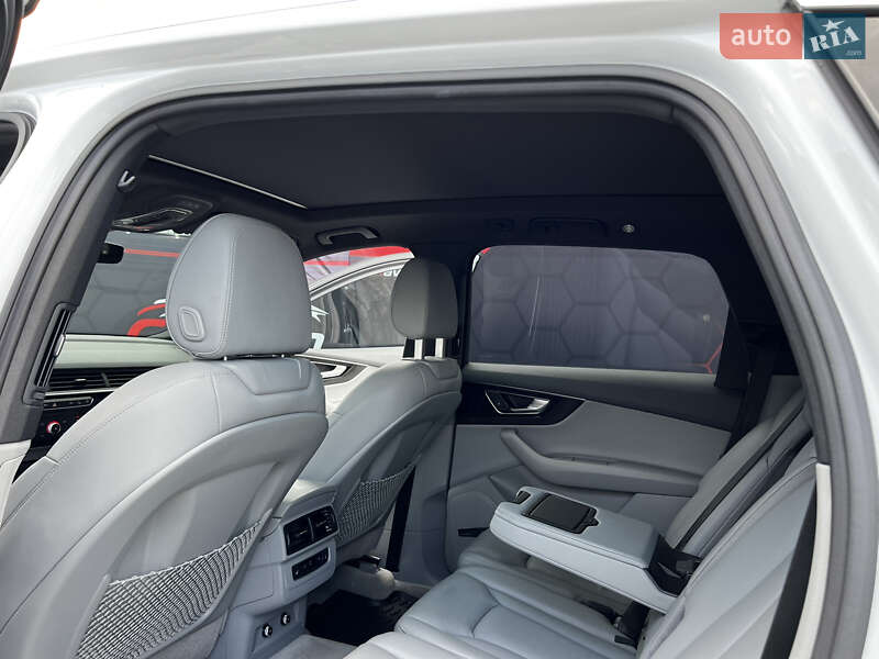 Внедорожник / Кроссовер Audi Q7 2018 в Днепре