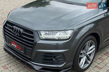Позашляховик / Кросовер Audi Q7 2019 в 