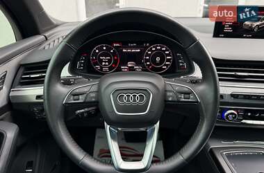 Позашляховик / Кросовер Audi Q7 2019 в 