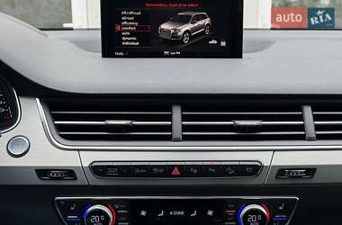 Позашляховик / Кросовер Audi Q7 2019 в 
