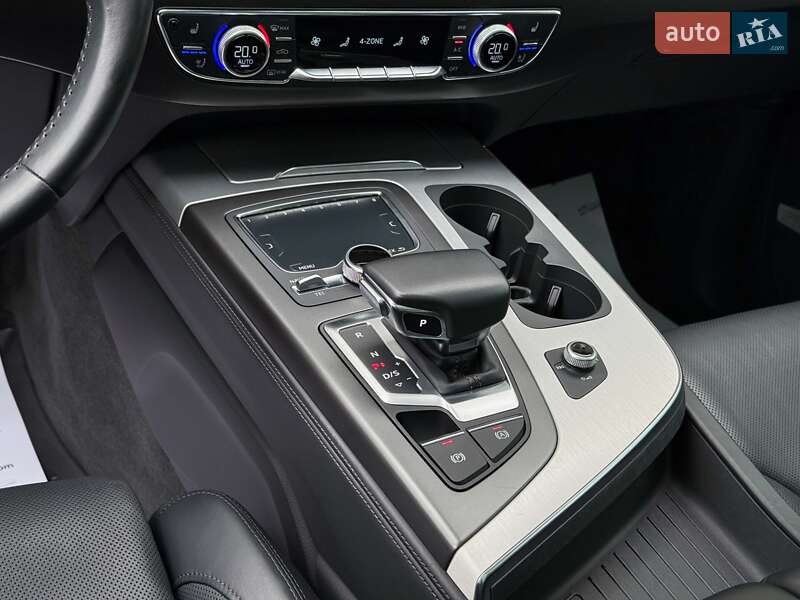 Внедорожник / Кроссовер Audi Q7 2019 в Луцке