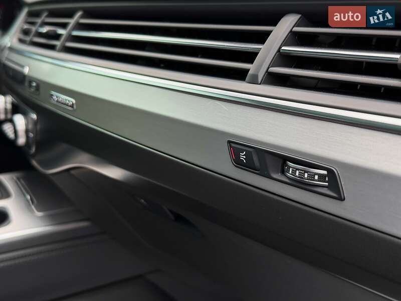 Внедорожник / Кроссовер Audi Q7 2019 в Луцке