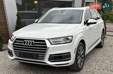 Внедорожник / Кроссовер Audi Q7 2016 в 