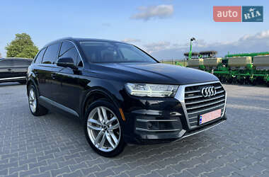 Внедорожник / Кроссовер Audi Q7 2018 в 