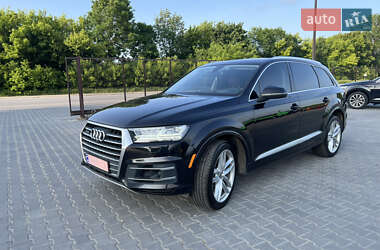 Внедорожник / Кроссовер Audi Q7 2018 в 
