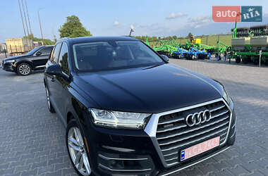 Внедорожник / Кроссовер Audi Q7 2018 в 