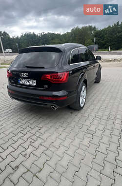 Позашляховик / Кросовер Audi Q7 2011 в 