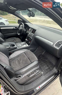 Позашляховик / Кросовер Audi Q7 2011 в 