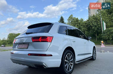 Позашляховик / Кросовер Audi Q7 2019 в 