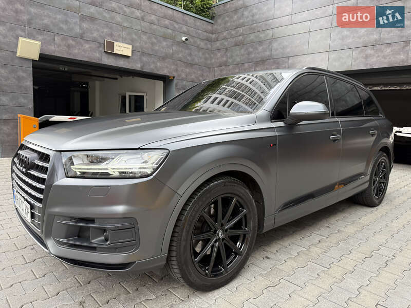 Внедорожник / Кроссовер Audi Q7 2016 в Киеве