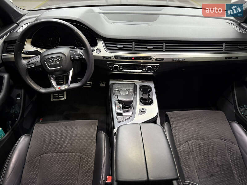 Внедорожник / Кроссовер Audi Q7 2016 в Киеве