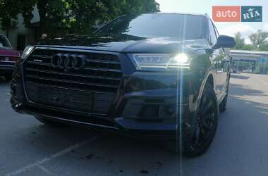 Внедорожник / Кроссовер Audi Q7 2017 в 