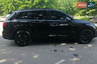 Внедорожник / Кроссовер Audi Q7 2017 в 