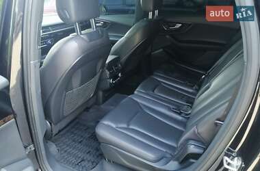 Внедорожник / Кроссовер Audi Q7 2017 в 