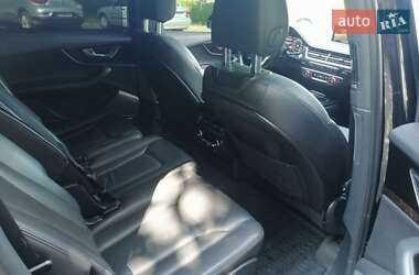 Внедорожник / Кроссовер Audi Q7 2017 в 