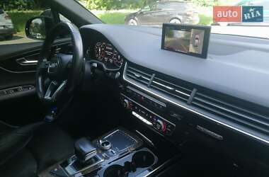 Внедорожник / Кроссовер Audi Q7 2017 в 