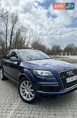 Позашляховик / Кросовер Audi Q7 2013 в 