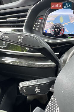Позашляховик / Кросовер Audi Q7 2020 в 