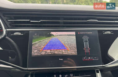Позашляховик / Кросовер Audi Q7 2020 в 