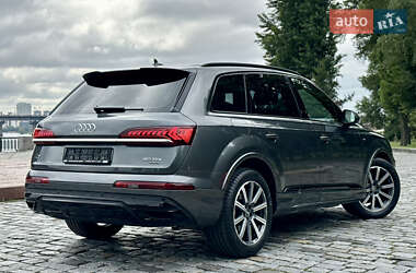 Позашляховик / Кросовер Audi Q7 2020 в 