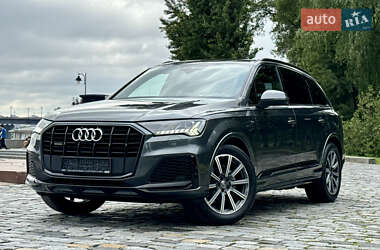 Позашляховик / Кросовер Audi Q7 2020 в 