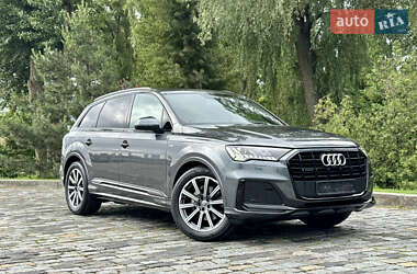 Позашляховик / Кросовер Audi Q7 2020 в 
