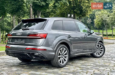 Позашляховик / Кросовер Audi Q7 2020 в 