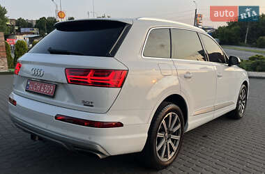 Внедорожник / Кроссовер Audi Q7 2017 в 
