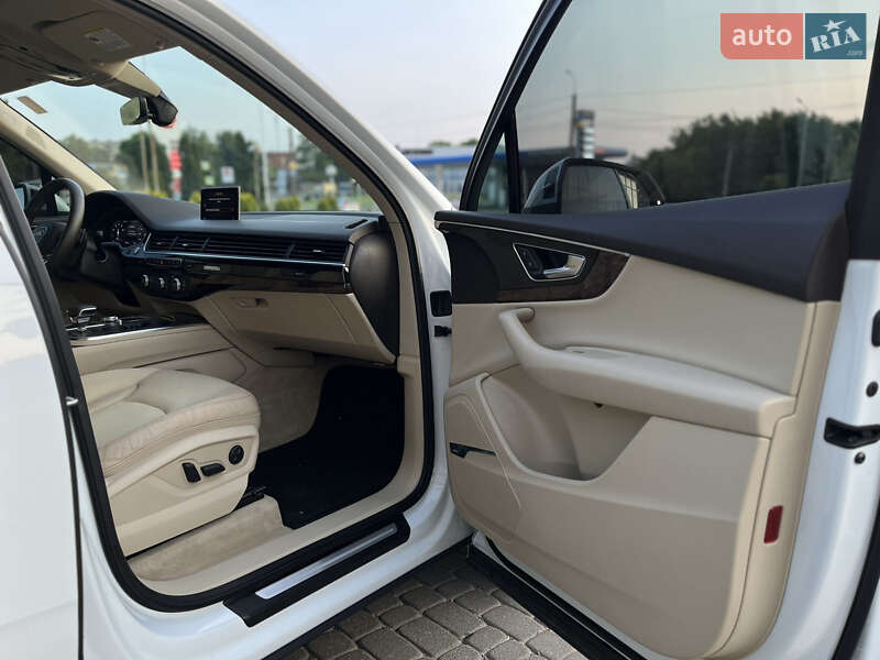 Позашляховик / Кросовер Audi Q7 2017 в Хмельницькому