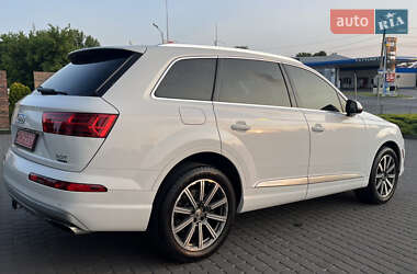 Внедорожник / Кроссовер Audi Q7 2017 в 