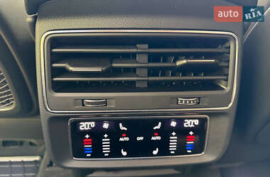 Внедорожник / Кроссовер Audi Q7 2021 в 