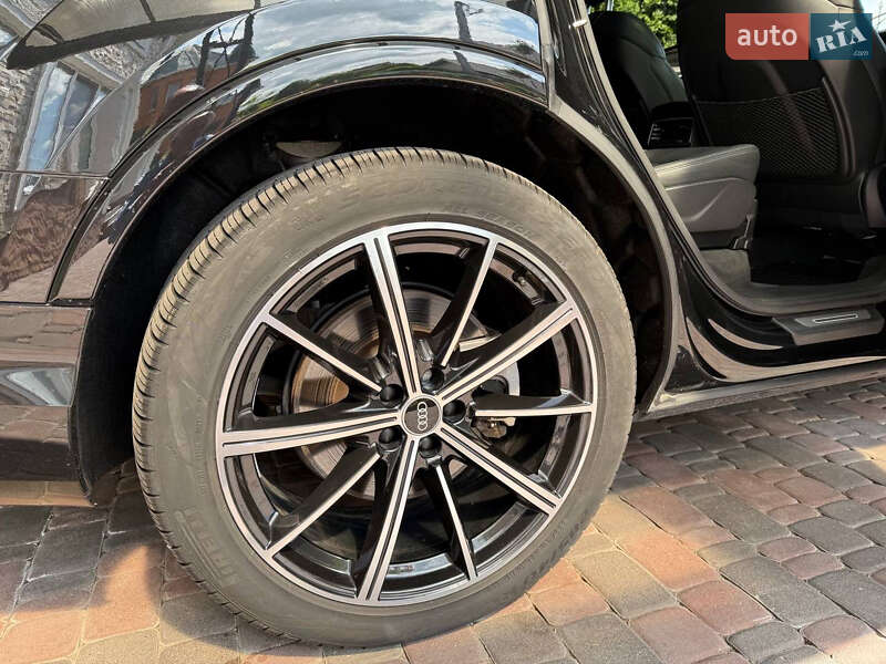Внедорожник / Кроссовер Audi Q7 2021 в Киеве