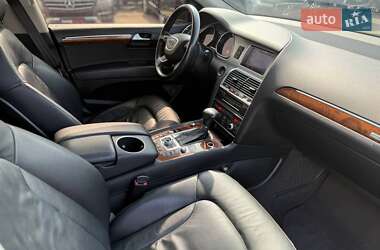 Внедорожник / Кроссовер Audi Q7 2013 в 