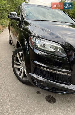 Внедорожник / Кроссовер Audi Q7 2015 в 